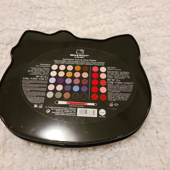 Hello Kitty Sephora Eyeshadow and Lipgloss Palette - Picture 3 of 6
